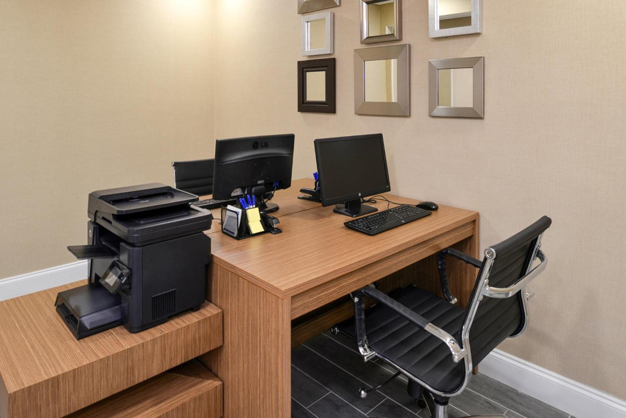 Holiday Inn Express Hotel & Suites Bonita Springs/Naples By Ihg Exterior photo