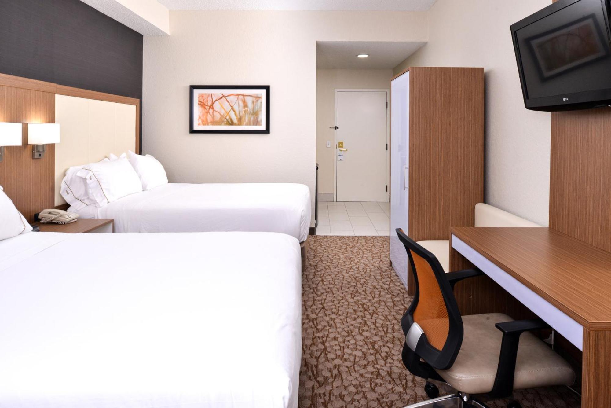 Holiday Inn Express Hotel & Suites Bonita Springs/Naples By Ihg Exterior photo